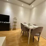 Grosszuegiges 2-Br-Apt Im Zentrum