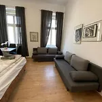 Quad-Room Near Prater Stern