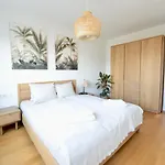 Modern & Stylish Close To Centre