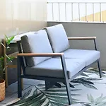 Modern & Stylish Close To Centre