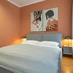 Bright 3-Room Apartment With A King-Size Bed