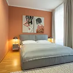 Bright 3-Room Apartment With A King-Size Bed