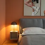 Bright 3-Room Apartment With A King-Size Bed