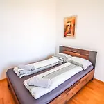 Luxurious Apartment South Of Vienna Lv8