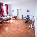 Luxurious Apartment South Of Vienna Lv8