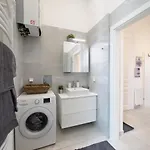 Stylish City Center Apartment