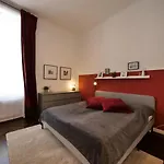 Stylish City Center Apartment