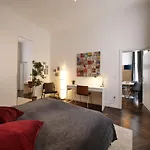 Stylish City Center Apartment