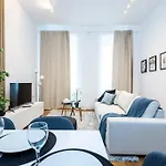Orestaliving - Spacious 2Br On The Danube Canal