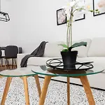 Orestaliving - 2Br On The Danube Canal