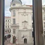 Large 4 Room Apartment In The Center Of Vienna