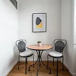 Lite 1Br Near Metro & Center By Hm