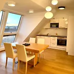 Apartments4You