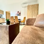 Moebliertes Apartment Mit Terrasse
