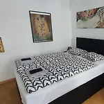 Msq Diana Vienna - 10 Min From City Center - Free Coffee And Tea - High Speed Internet