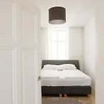 Minimalistic Studio Near Naschmarkt