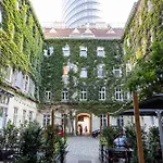 Family Deluxe A Stone Throw From The City Centre And Danube