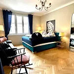 Center Apartment With 360° Rooftop