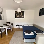 Vienna4 Apartment
