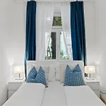 1 Bedroom Garden Apartment Near Schoenbrunn
