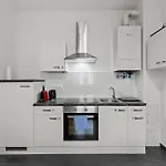 1 Bedroom Garden Apartment Near Schoenbrunn