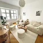 Central Apartment 1010