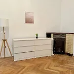 70 M2 Quiet & Calm Apartment With Free Parking