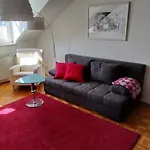 Klimatisiertes 3 Zimmer Appartement Mit Terrasse