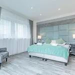 Luxury Vienna 6Br Villa With Private Pool & Sauna - Pets Allowed