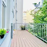 Elegant 2Br Apartment With Balcony Near Millennium City