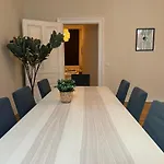 90 M2 Stylish Apartment