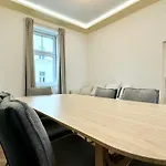 Luxury Apartment At Famous Vienna Kutschkermarkt
