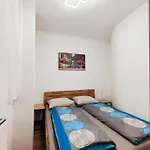 Cozy Apartment 2 In Central Location With Free Parking