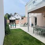 Wohnung Mit Privatgarten & Salzwasserpool
