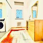 Cozy Rooms In A Villa For Groups, 16-Mins To Blumengaerten