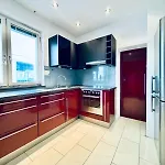 Cozy Rooms In A Villa For Groups, 16-Mins To Blumengaerten