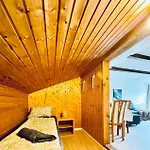 Cozy Rooms In A Villa For Groups, 16-Mins To Blumengaerten