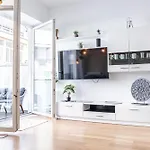 Modern 1Br & 1Lr Apartment In Viennas Downtown