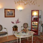 Hotel Pension Walzerstadt