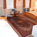 Hotel Pension Walzerstadt