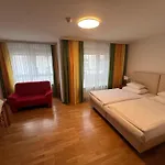 Hotel Caroline