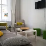 Trendy 1Br & 1Lr Near Rennweg, Great City Links