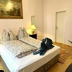 Historical Apartment In City Center