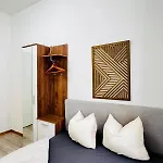 Stylish 4Br Shared Apt -10 Min Transport To Stadthalle
