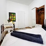 Stylish 4Br Shared Apt -10 Min Transport To Stadthalle