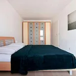 Cosy Apartment In Perfect Location