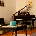 Nomio\'S City Apartment