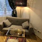 Flair And Design Apartment!