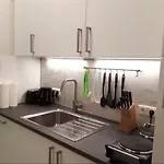 Modern & Beautiful City Apartment Near Central Park