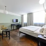 Hotel Caroline